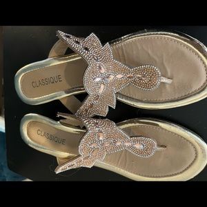 Classique Bling Flip Flops Size 8 They Sparkle when you walk